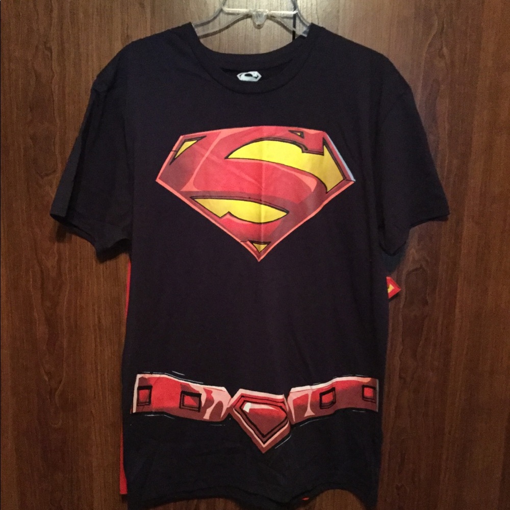 SUPERMAN!! T-Shirt with Cape! Sz L, NWT